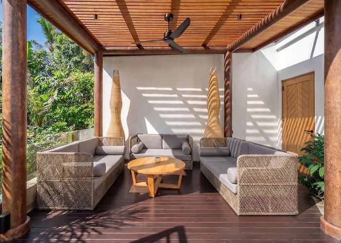 Cascade Apartments- Relaxing With Nature View & Sauna * ウブド